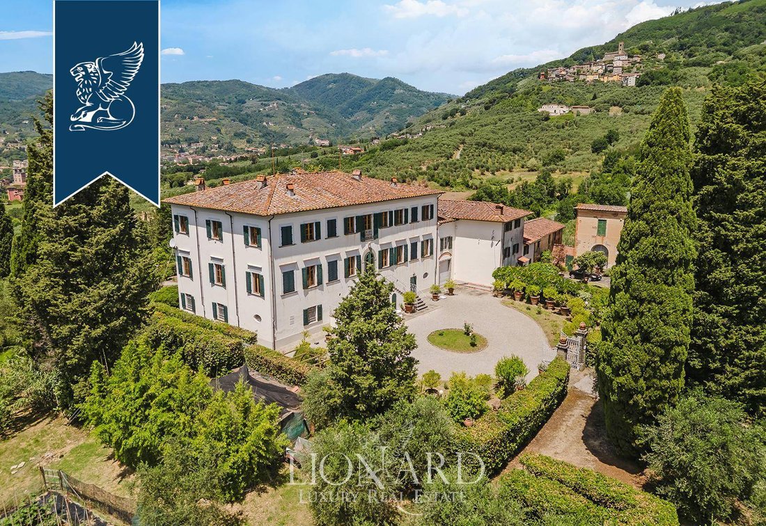 Villa in Uzzano, Tuscany, Italy 1 - 18529607