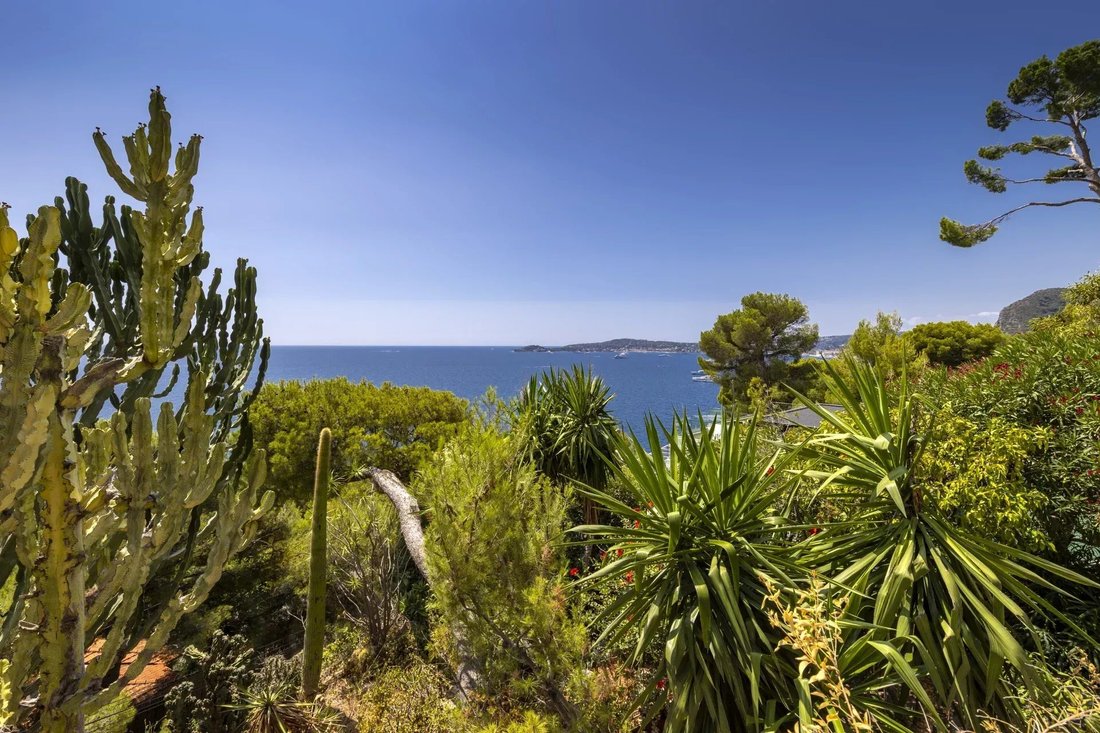 Villa in Èze, Provence-Alpes-Côte d'Azur, France 5 - 18526325