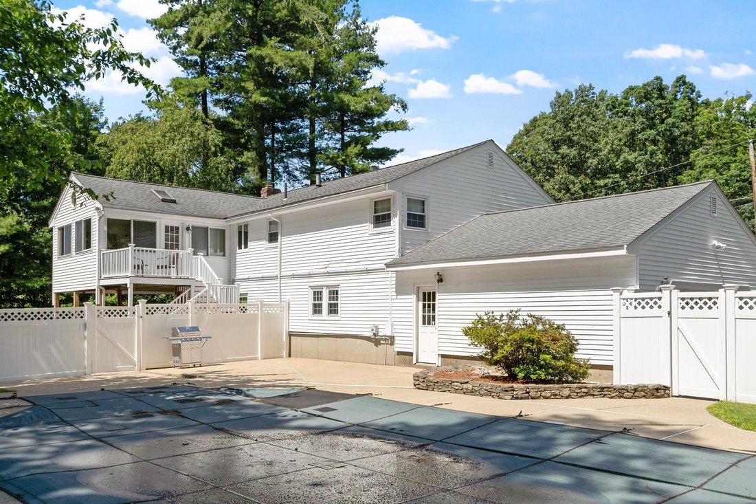 House in Tewksbury, Massachusetts, United States 3 - 18526077