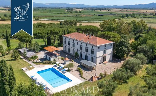 Villa in Gavorrano, Tuscany, Italy 1