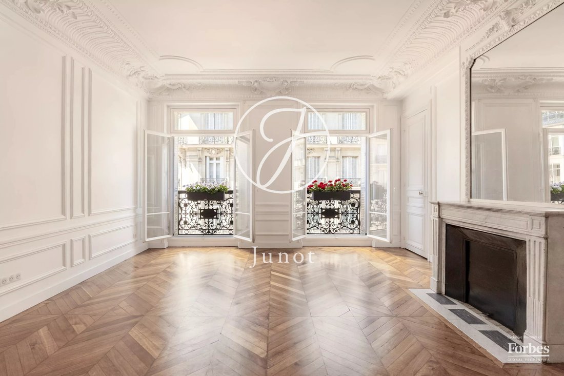 Apartment in Triangle d'Or, Paris 8e Arrondissement, Paris 3 - 18526279