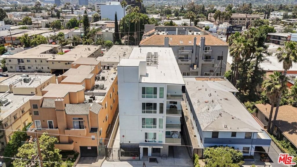 Los Angeles, California, United States 2 - 18528592