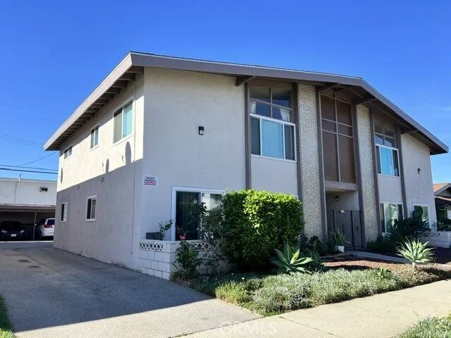 Covina, California, United States 1 - 18529152