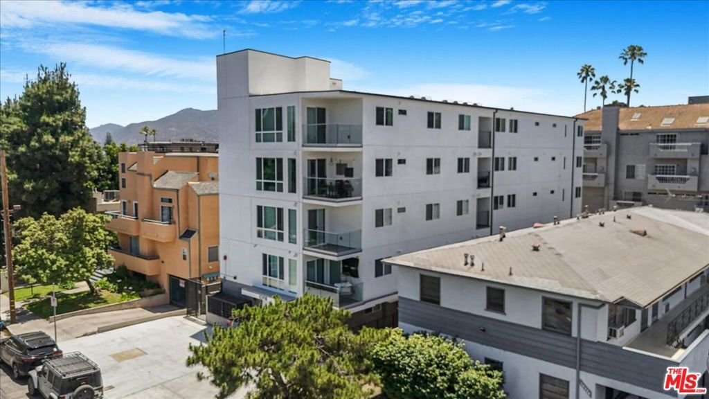 Los Angeles, California, United States 3 - 18528592
