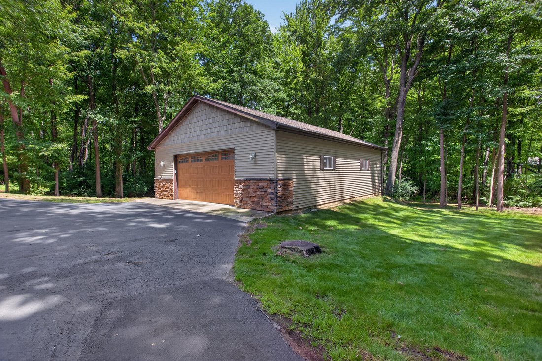 House in Leoni, Michigan, United States 5 - 18526385
