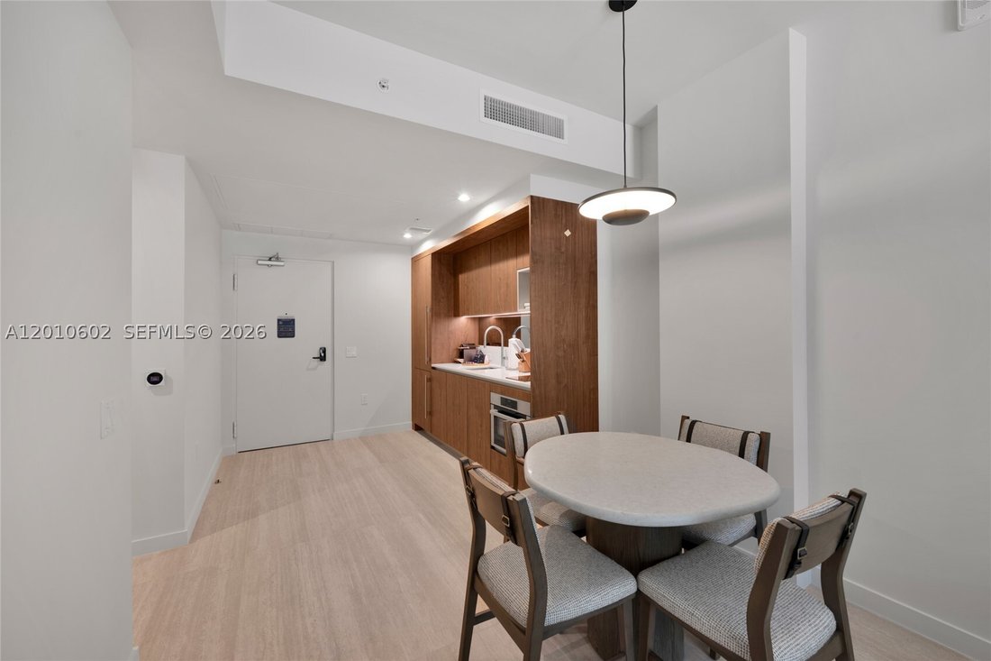 Condo in Miami, Florida, United States 3 - 17824074