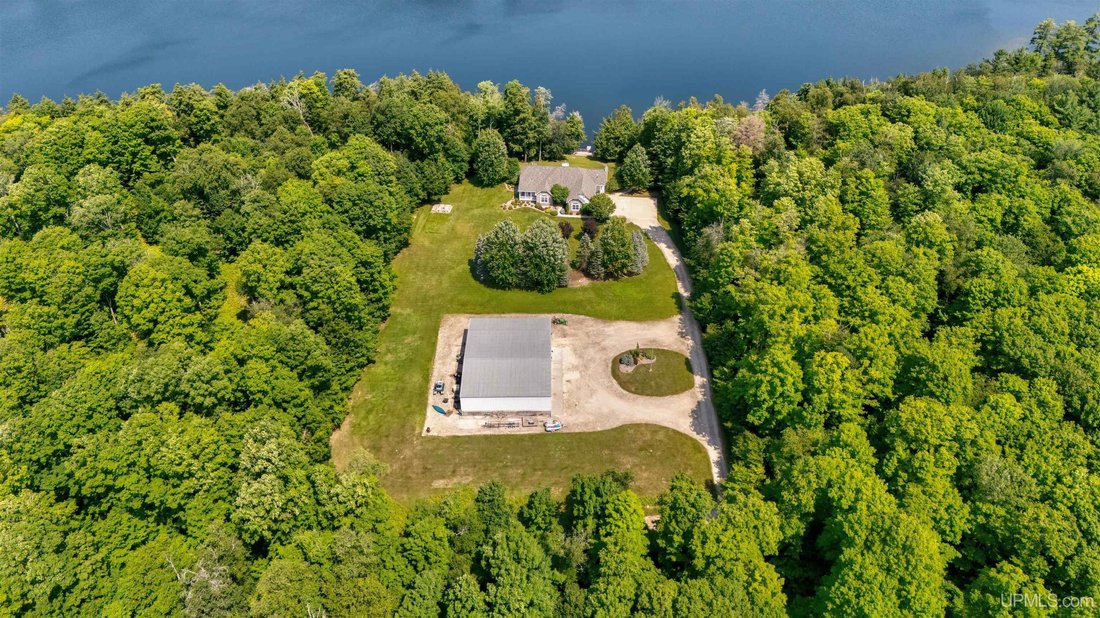 House in Manistique, Michigan, United States 5 - 18528804