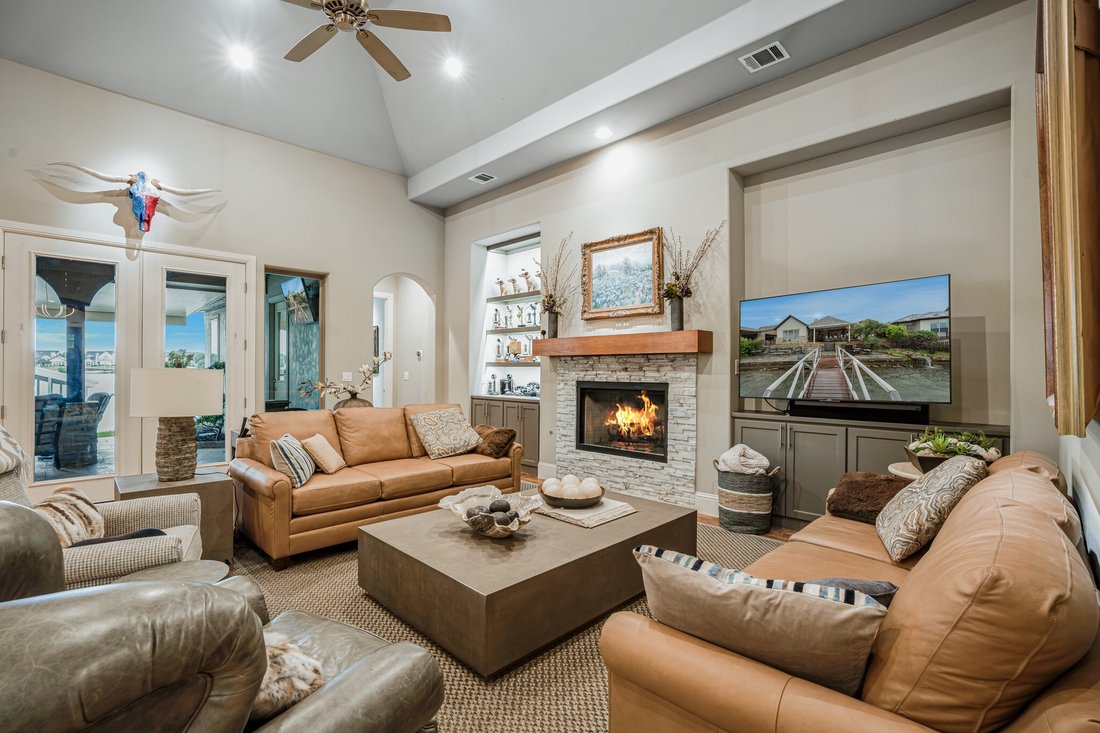 House in Granbury, Texas, United States 5 - 18527901