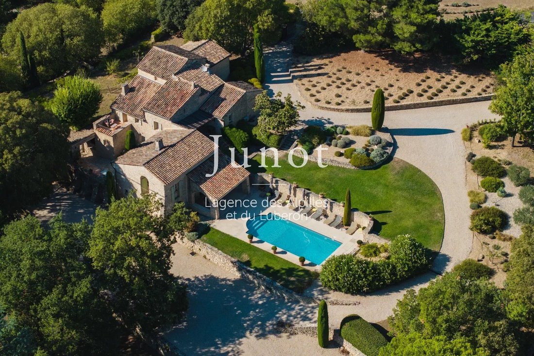 Country House in Goult, Provence-Alpes-Côte d'Azur, France 4 - 18509746