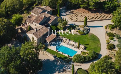 Country House in Goult, Provence-Alpes-Côte d'Azur, France 1