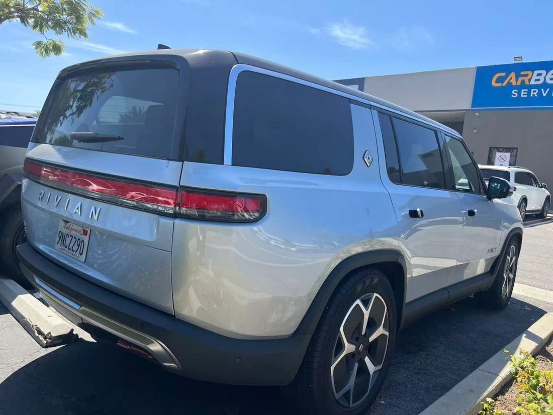 Suv in Costa Mesa, CA, United States 2 - 18529716
