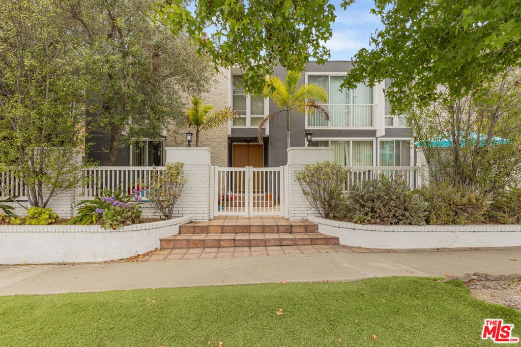 Los Angeles, California, United States 1 - 18528582