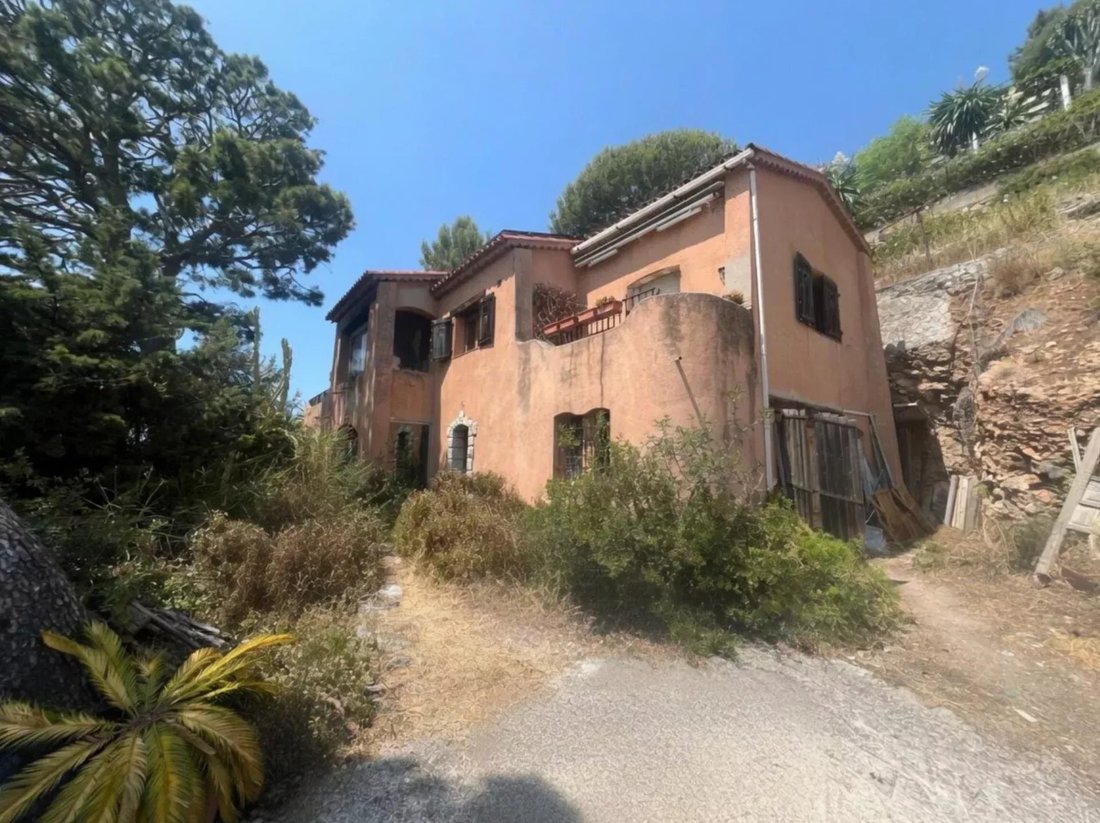 Villa in Èze, Provence-Alpes-Côte d'Azur, France 2 - 18526325