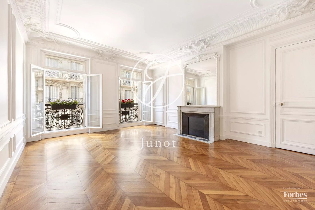 Apartment in Triangle d'Or, Paris 8e Arrondissement, Paris 2 - 18526279