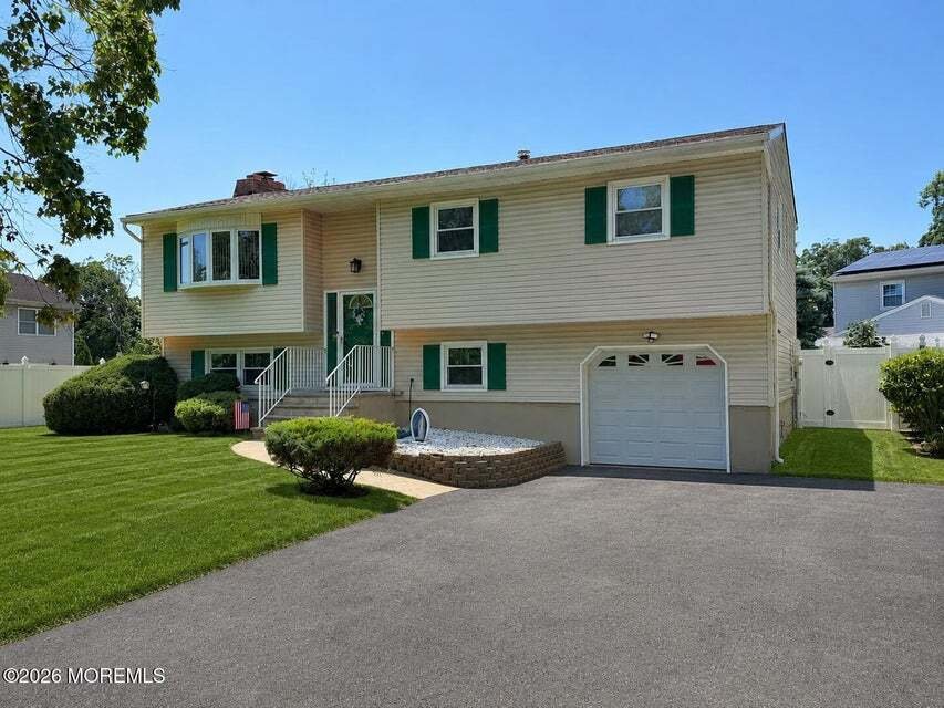 House in Toms River, New Jersey, United States 1 - 18526680
