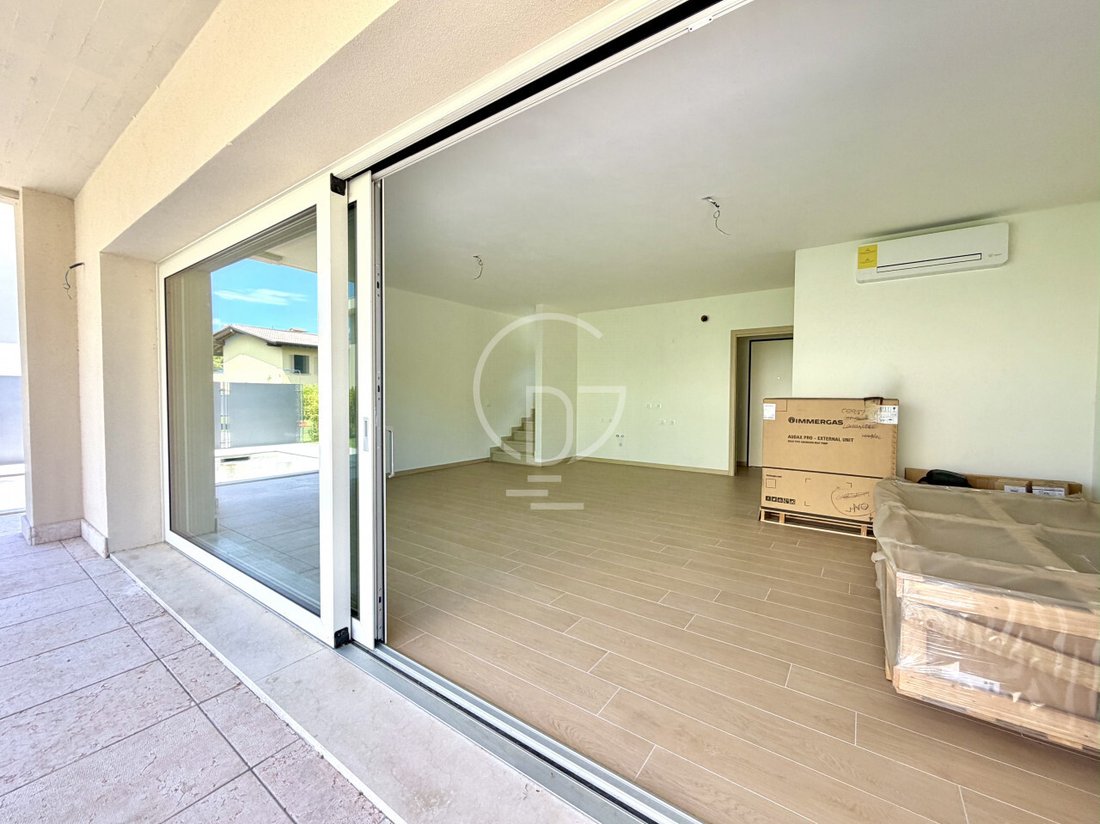 Villa in Manerba del Garda, Lombardy, Italy 4 - 17931348