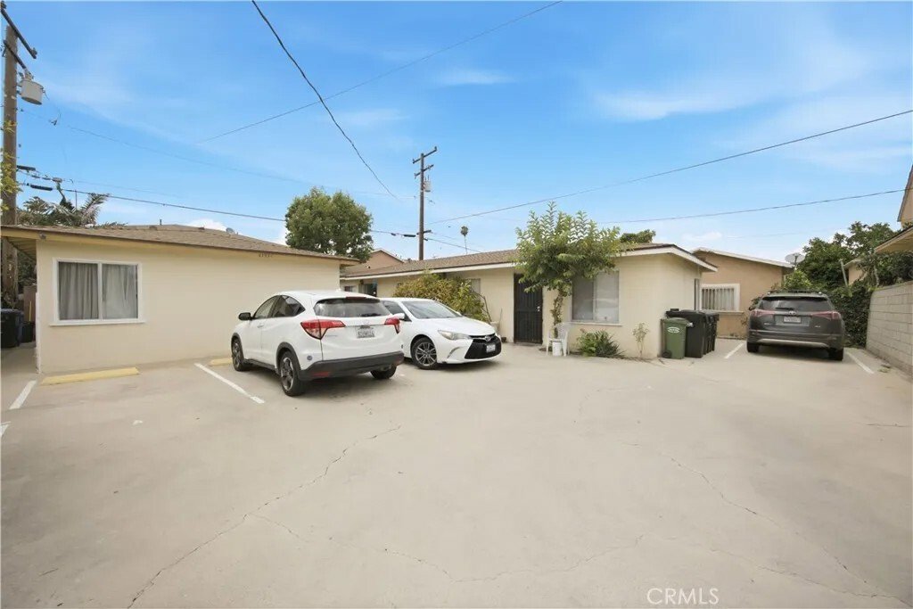 Maywood, California, United States 5 - 18529173