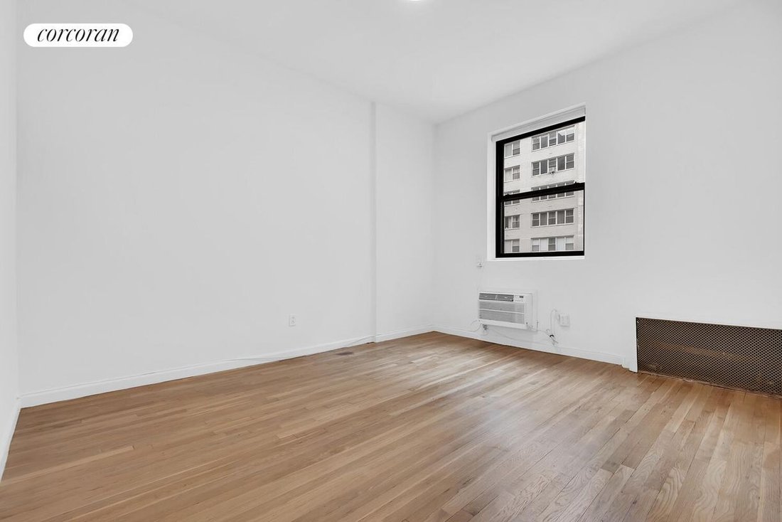 Co Op in New York, New York, United States 5 - 17895092