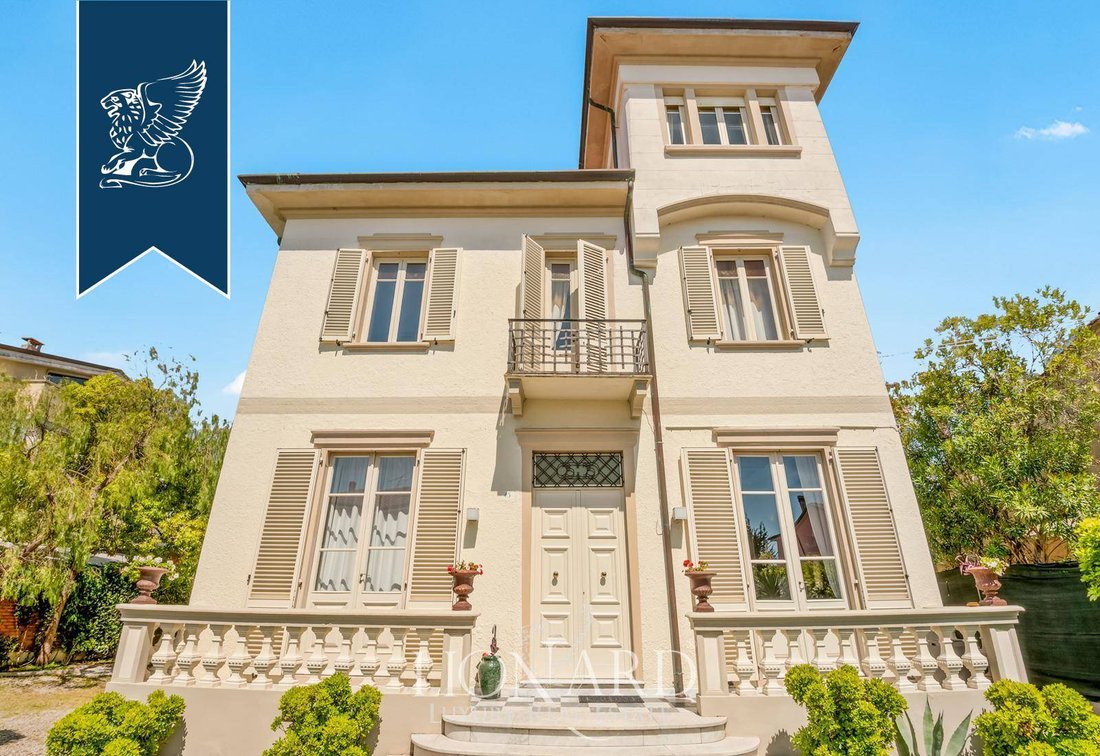 Villa in Viareggio, Tuscany, Italy 2 - 18529502