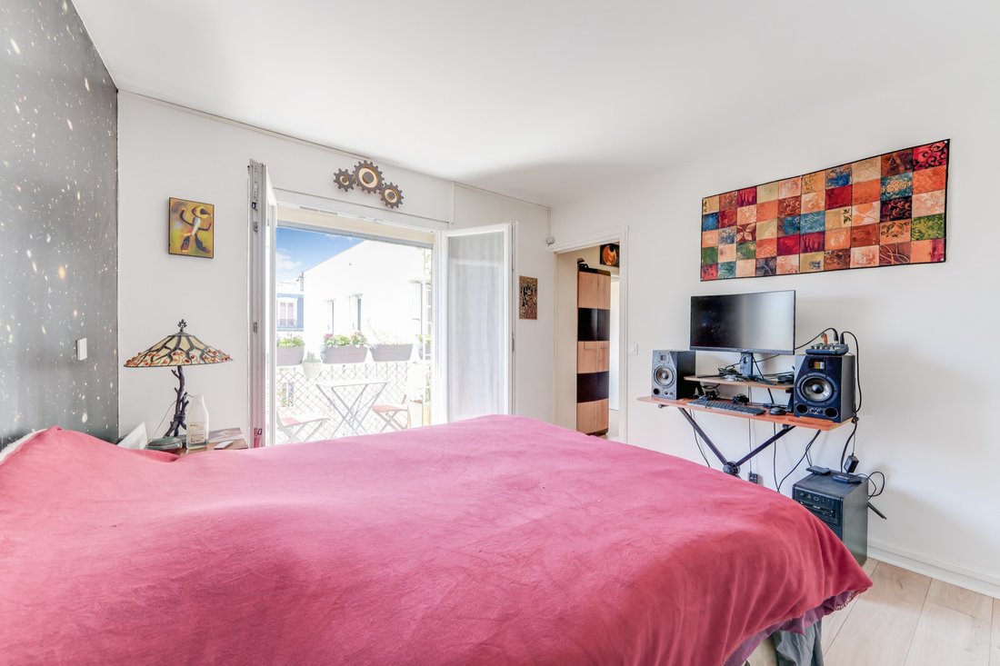 Apartment in Léon-Blum Folie-Regnault, Paris 11e Arrondissement, Paris 5 - 18528021