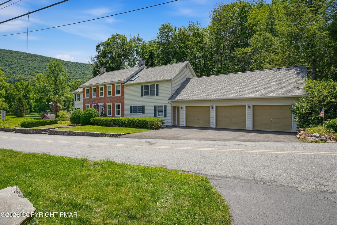 House in Stroudsburg, Pennsylvania, United States 2 - 18527897