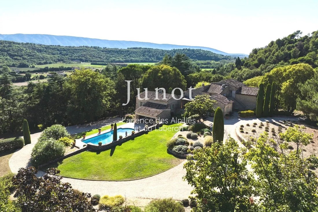 Country House in Goult, Provence-Alpes-Côte d'Azur, France 2 - 18509746