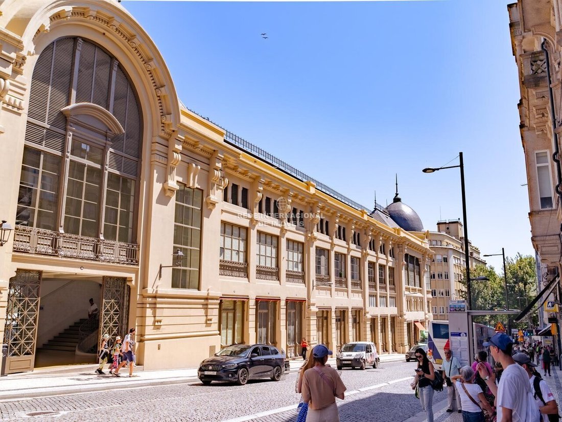 Apartment in Cedofeita, Santo Ildefonso, Se, Miragaia, Sao Nicolau e Vitoria, Porto District, Portugal 5 - 18342798