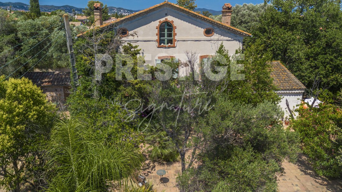 House in Hyeres, Provence-Alpes-Côte d'Azur, France 2 - 18526285