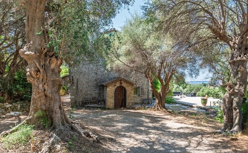 House in Fontmerle, Antibes, France 1