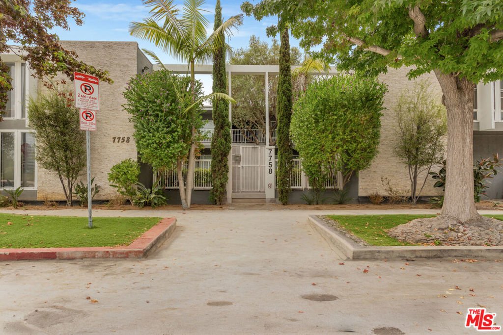 Los Angeles, California, United States 2 - 18528582