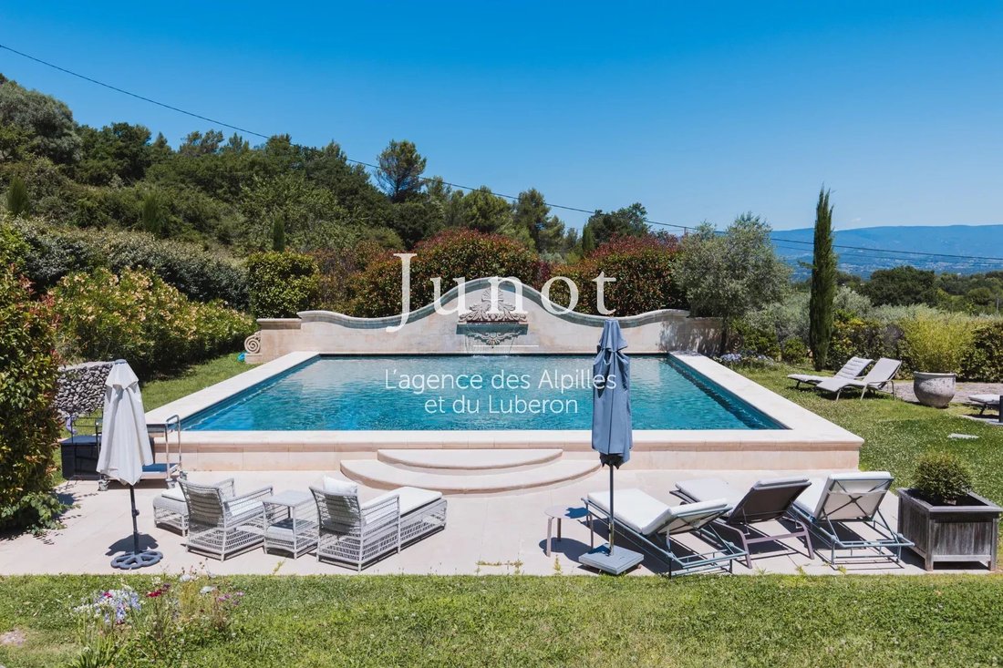 Country House in Bonnieux, Provence-Alpes-Côte d'Azur, France 2 - 18509692