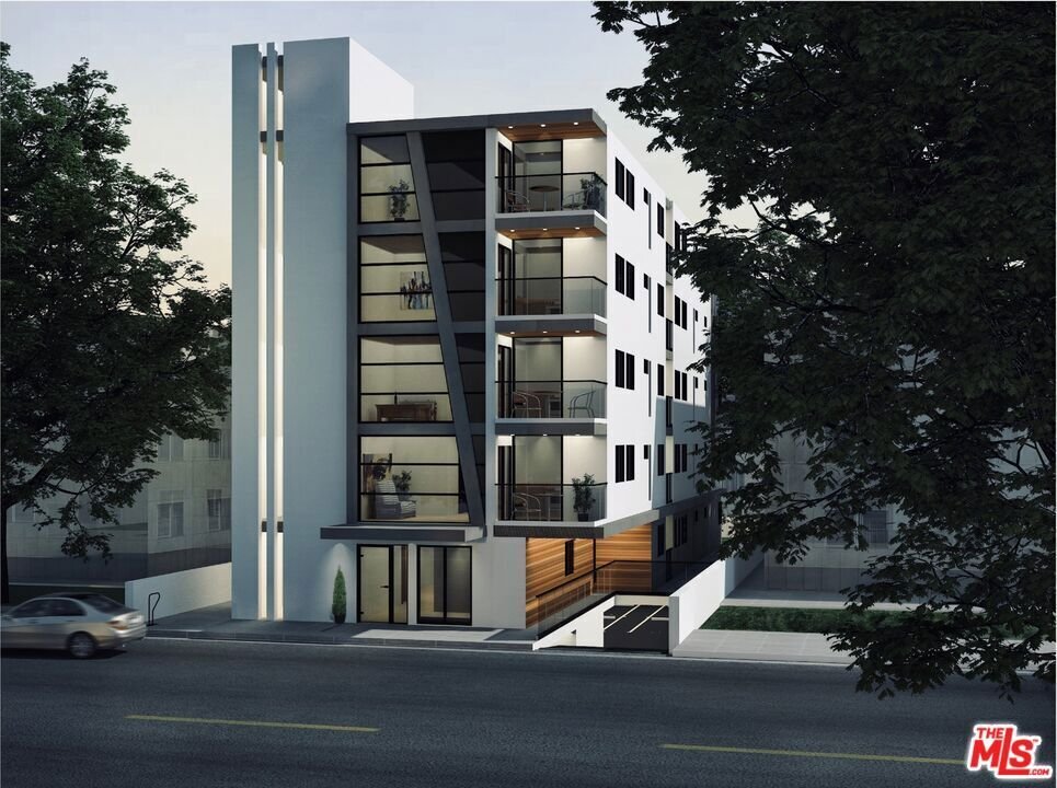 Los Angeles, California, United States 5 - 18528592