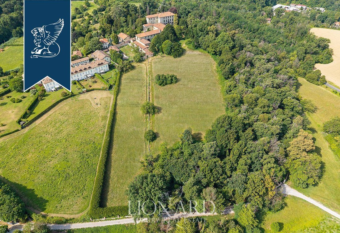 Villa in Carate Brianza, Lombardy, Italy 4 - 18529492