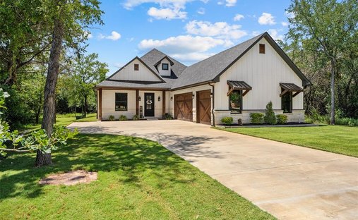 House in Whitney, Texas, United States 1