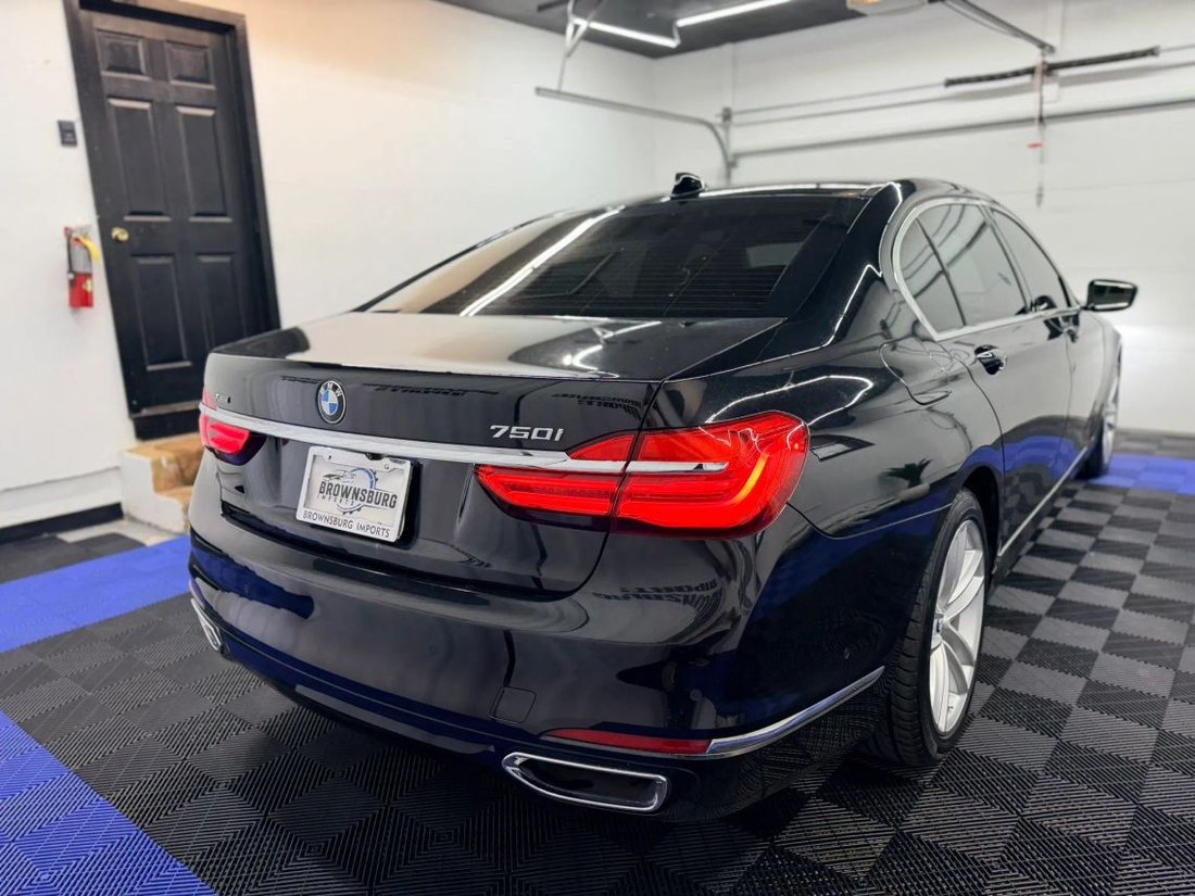 Sedan in Indianapolis, IN, United States 5 - 18527108