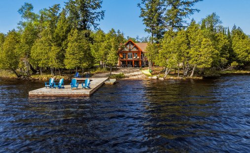 House in Magnetawan, Ontario, Canada 1