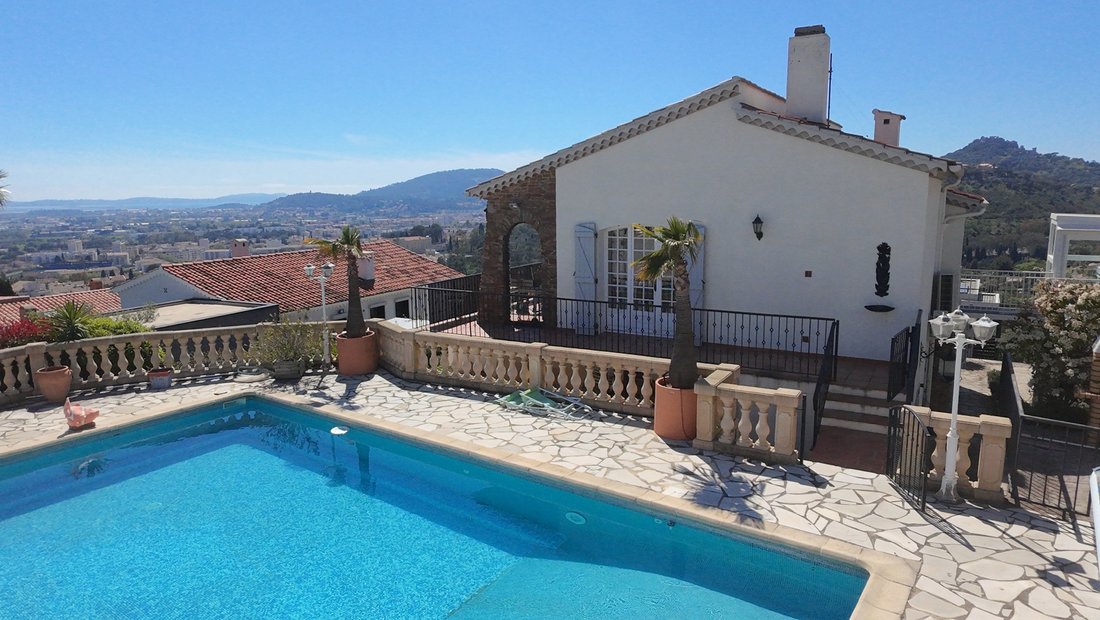 Villa in Hyeres, Provence-Alpes-Côte d'Azur, France 1 - 18526185