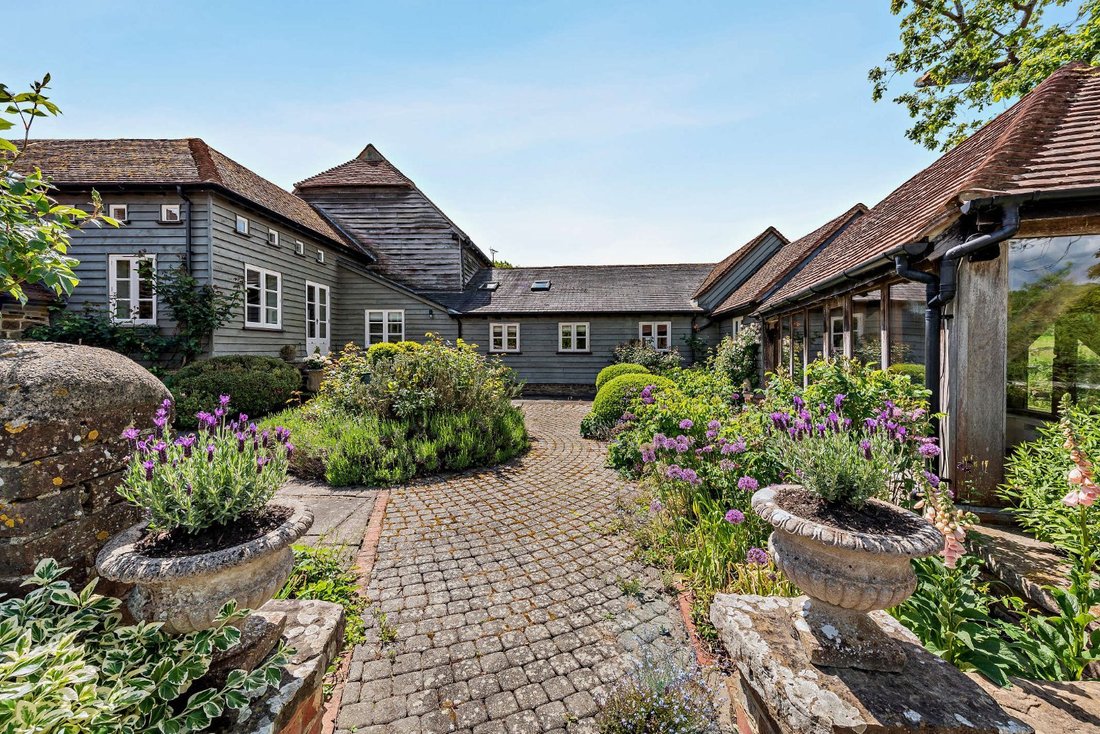 House in Slinfold, England 2 - 18211450