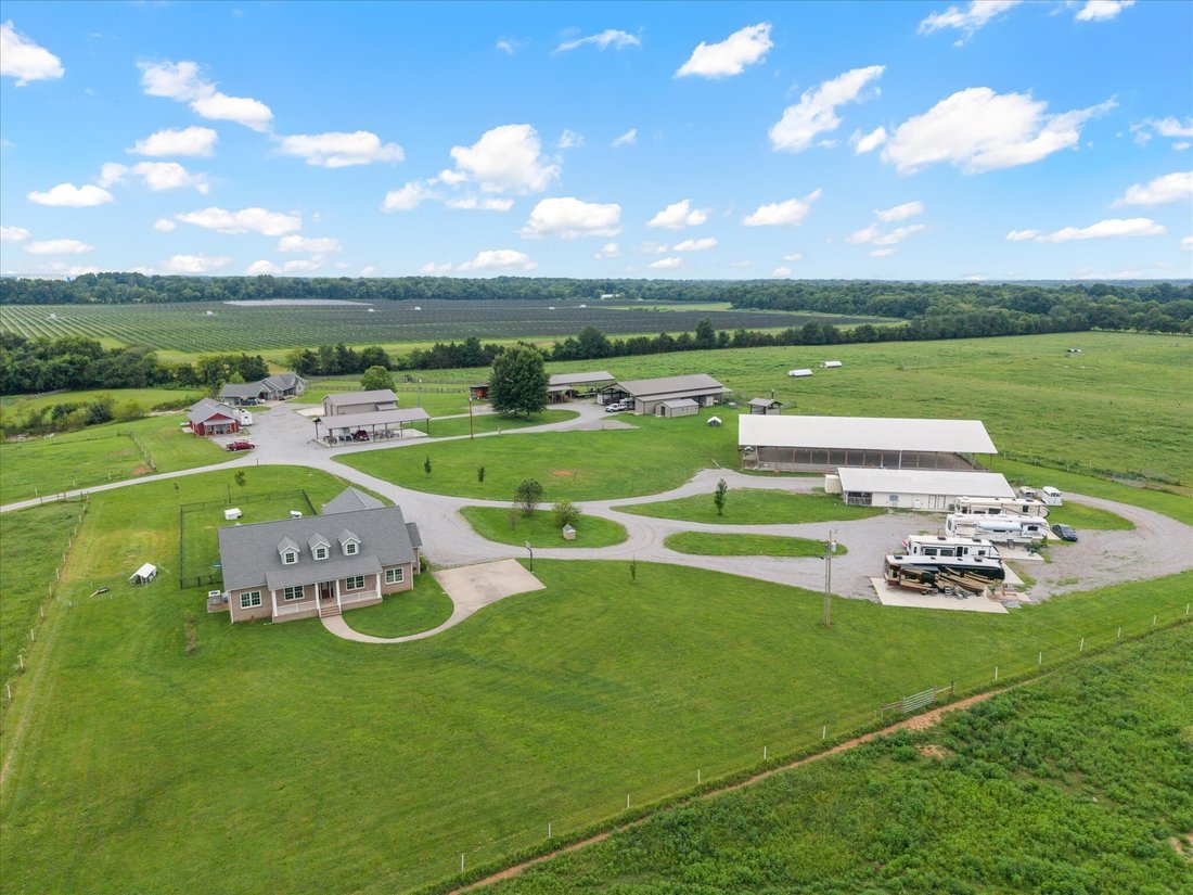 House in Shelbyville, Tennessee, United States 1 - 18530238