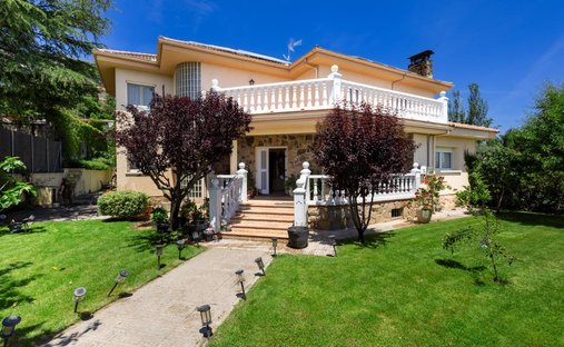 House in San Lorenzo de El Escorial, Comunidad de Madrid, Spain 1