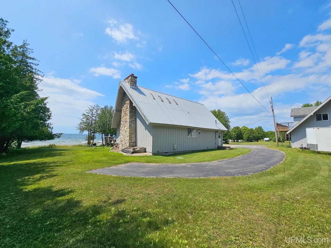 House in Garden, Michigan, United States 4 - 18528768