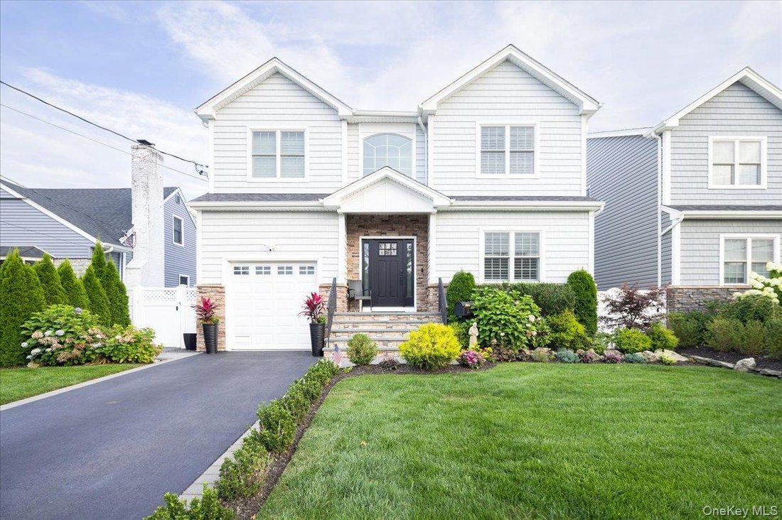 House in Bellmore, New York, United States 1 - 18528659
