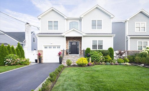 House in Bellmore, New York, United States 1