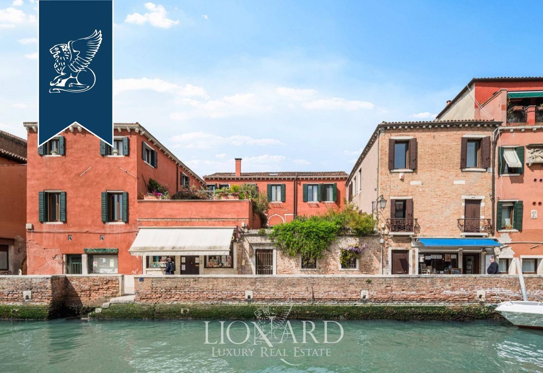 Apartment in Dorsoduro, Venice, Italy 2 - 18529636