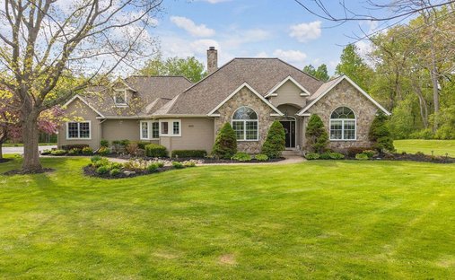House in Crescent, New York, United States 1