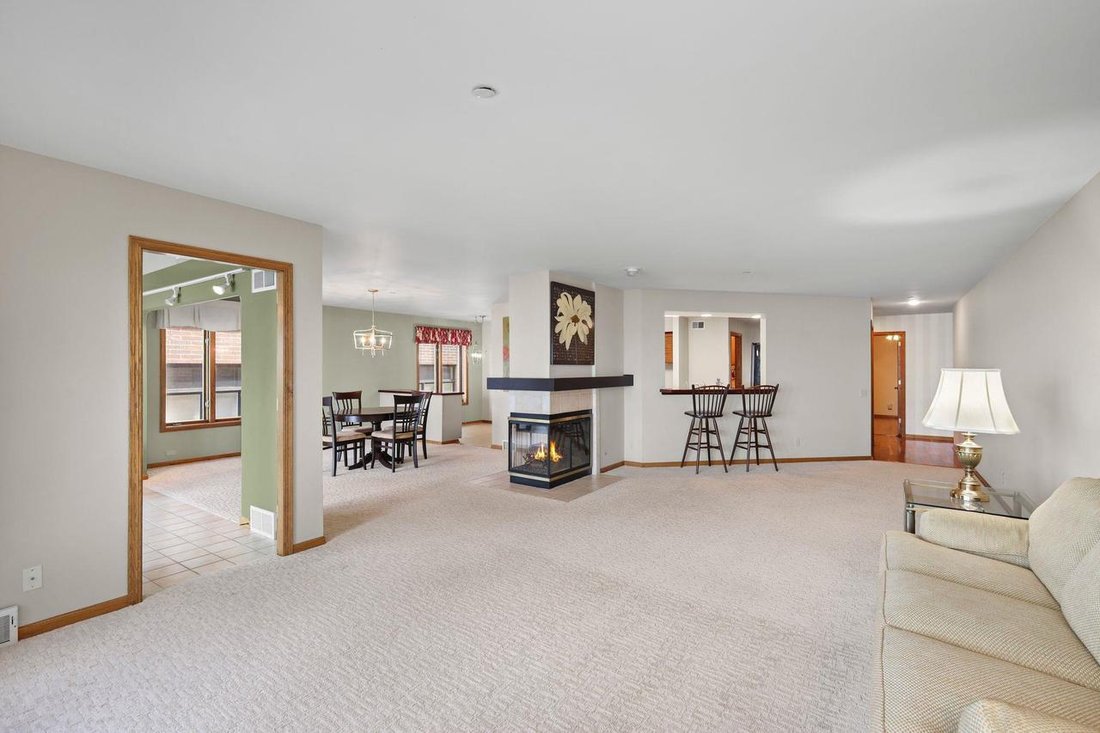 Condo in Monona, Wisconsin, United States 5 - 18528518