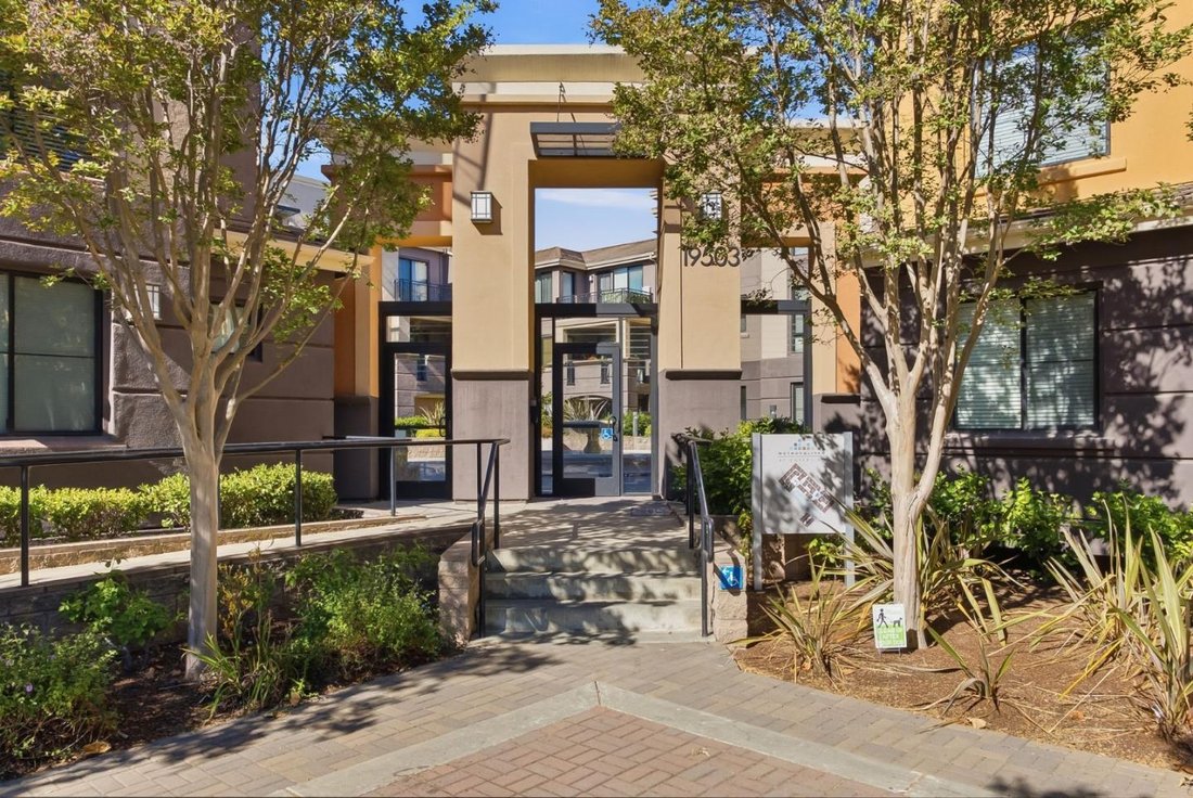 Condo in Cupertino, California, United States 2 - 18528734