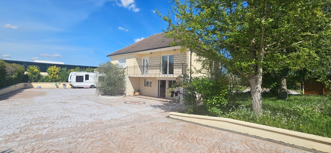 Villa in Champs, Mitry-Mory, France 2 - 18526827