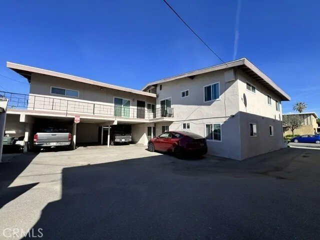 Covina, California, United States 3 - 18529152