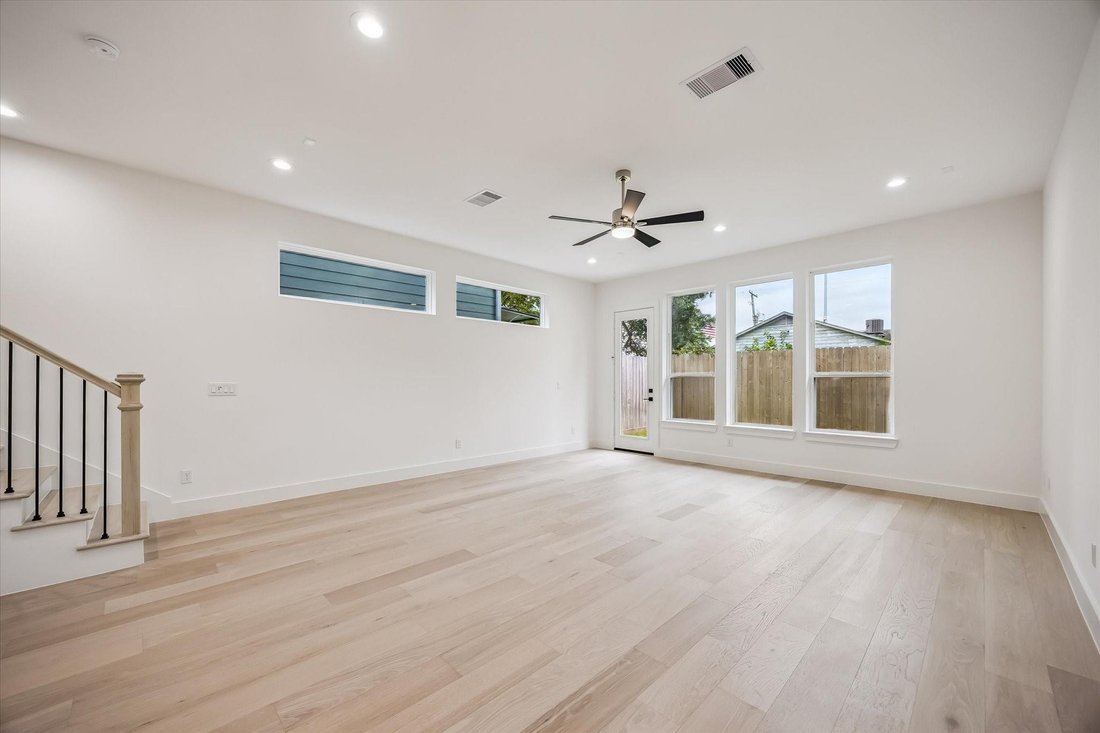 House in Houston, Texas, United States 3 - 17982392